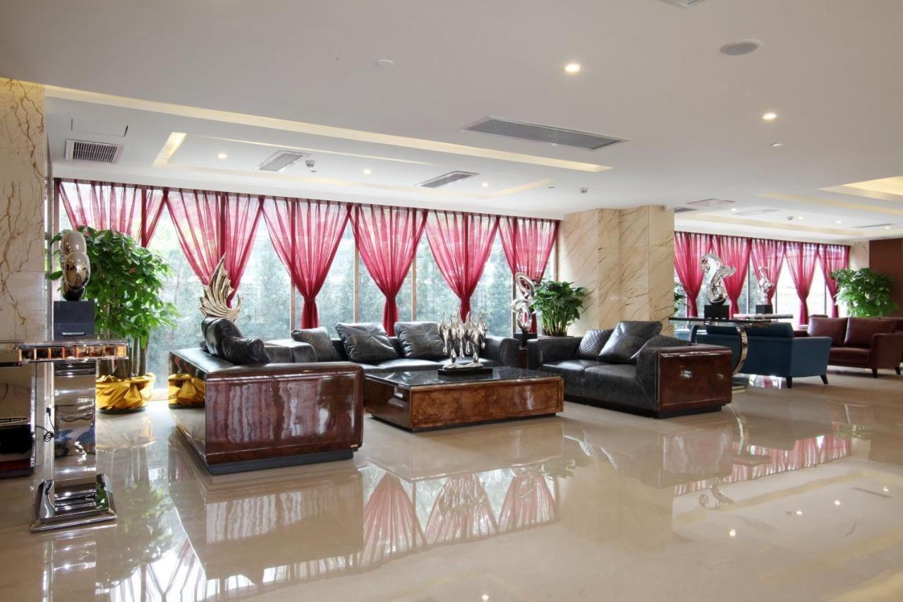 Guangzhou Jin Wan Li Business Hotel Екстериор снимка