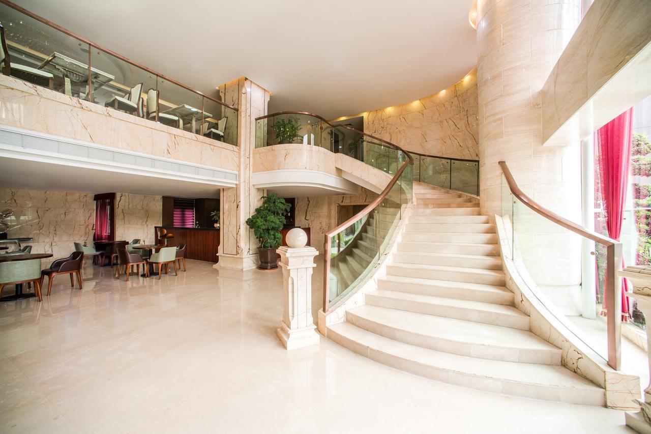 Guangzhou Jin Wan Li Business Hotel Екстериор снимка