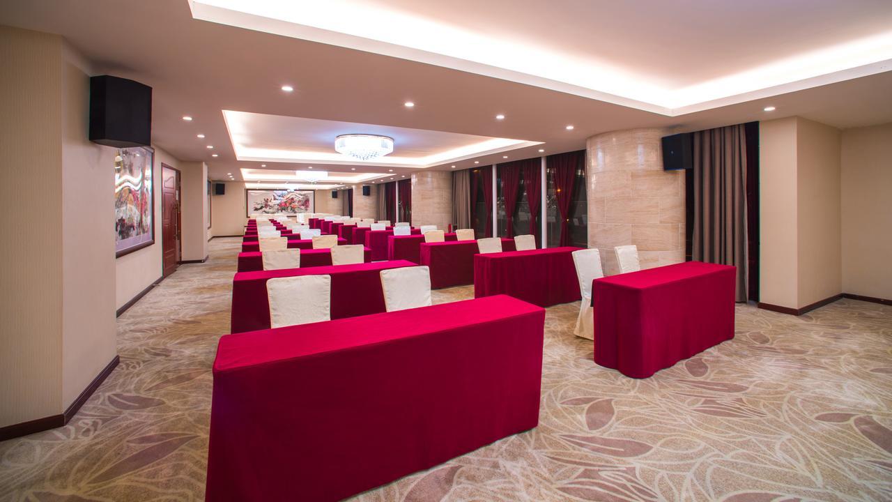 Guangzhou Jin Wan Li Business Hotel Екстериор снимка