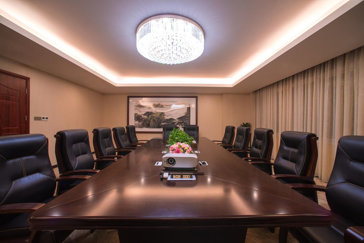 Guangzhou Jin Wan Li Business Hotel Екстериор снимка