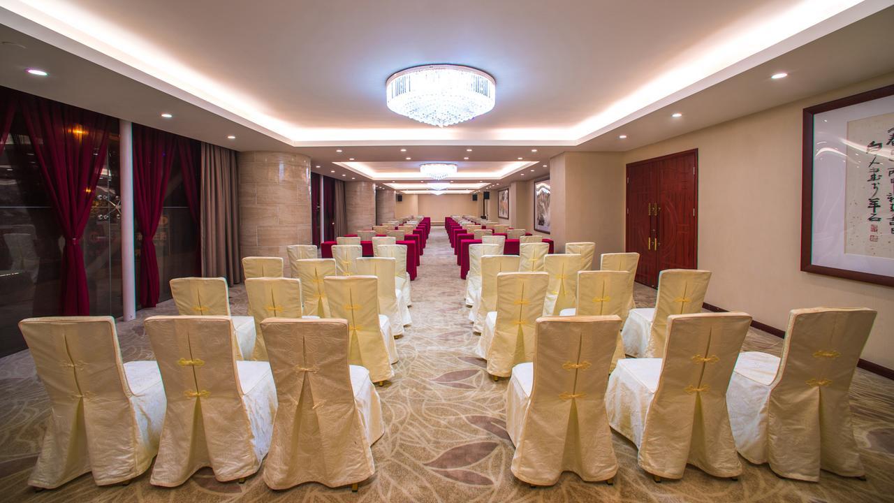 Guangzhou Jin Wan Li Business Hotel Екстериор снимка