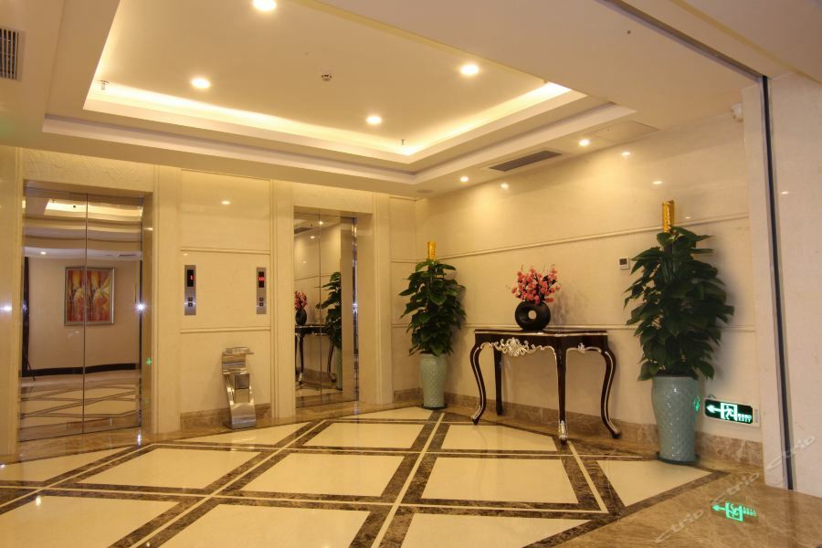 Guangzhou Jin Wan Li Business Hotel Екстериор снимка